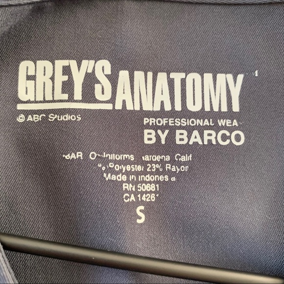 Grey’s Anatomy Scrub Top - Picture 3 of 3